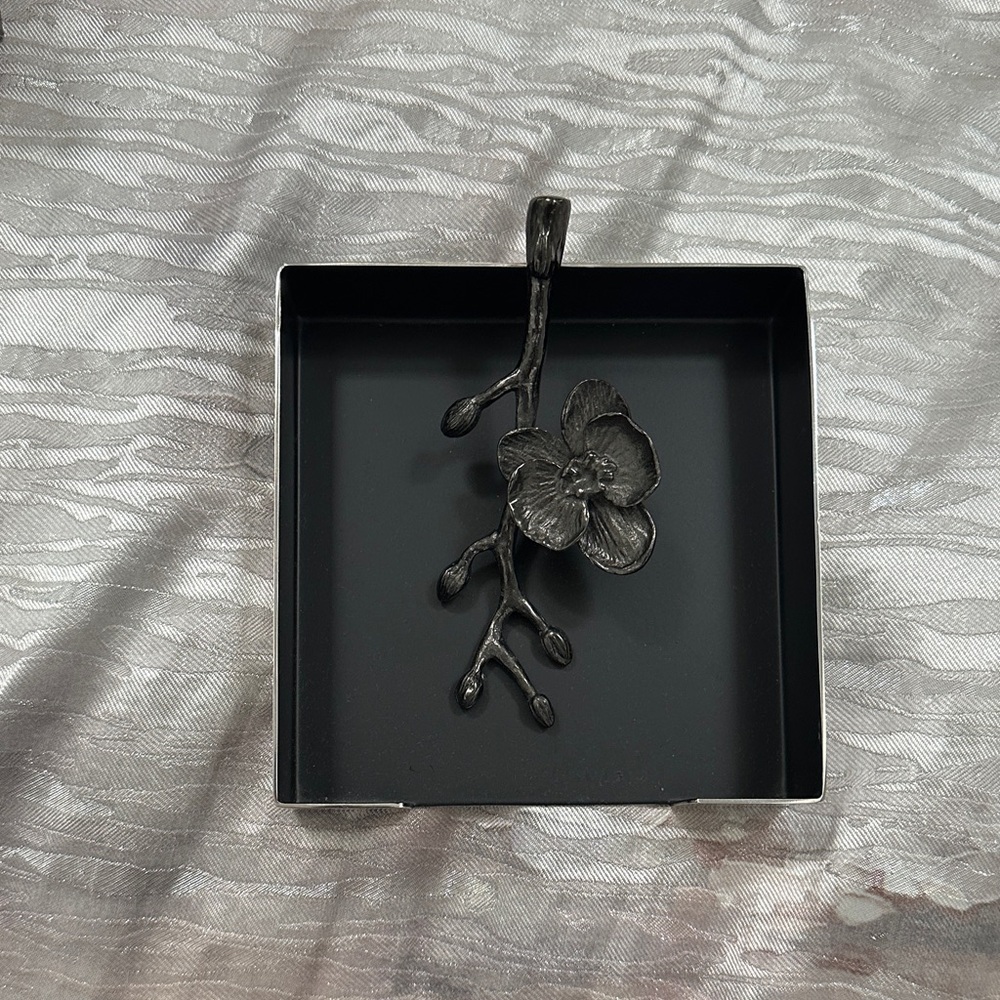 Black Floral Metal Wall Hook
